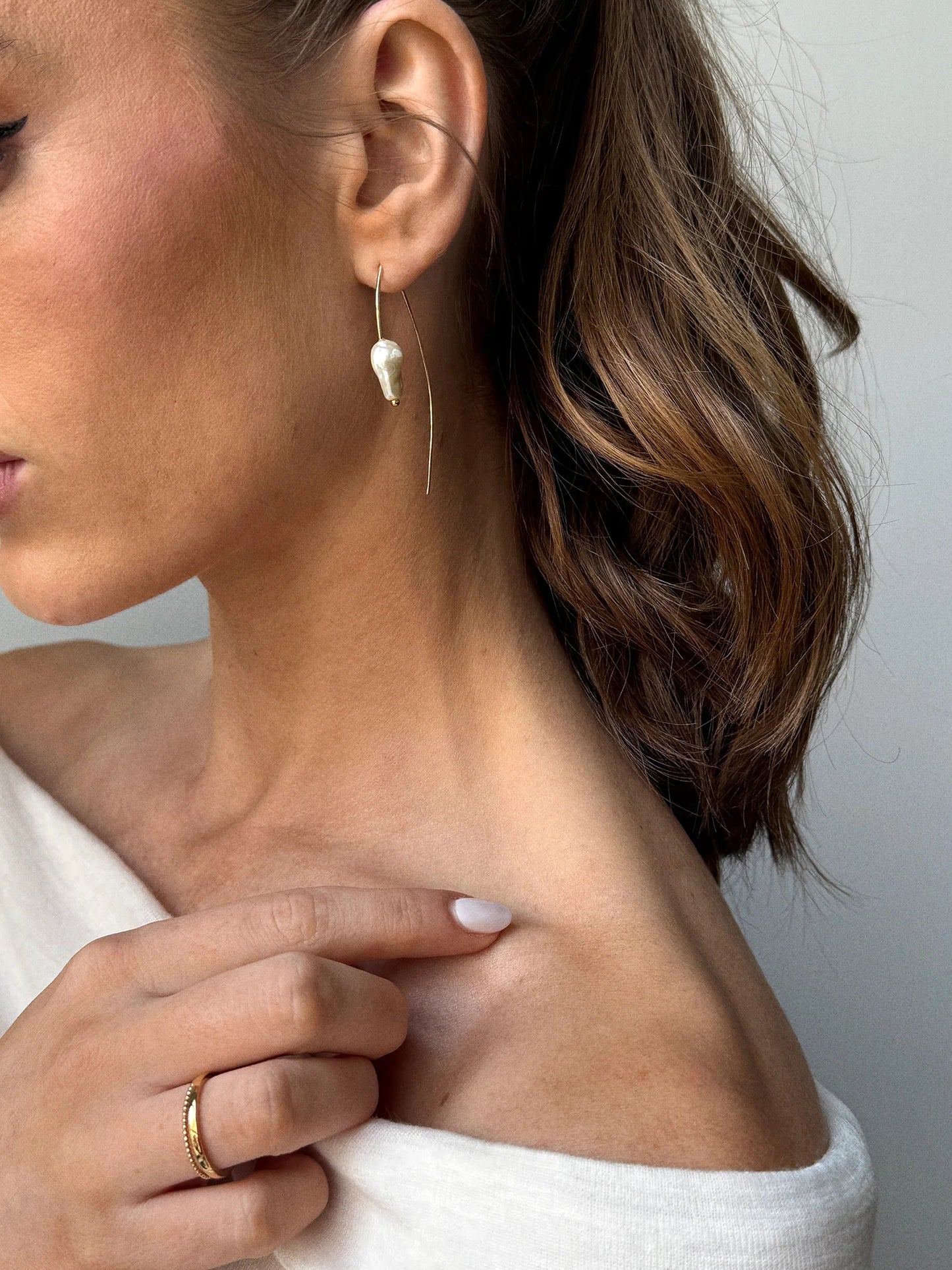 Teagan Threaded Pearl Earrings