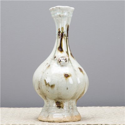 Scalloped Vase with Spotted Glaze