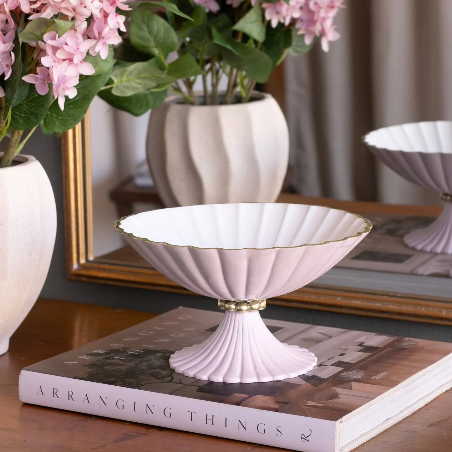 Encanto Vienna Small Pedestal Camellia/White