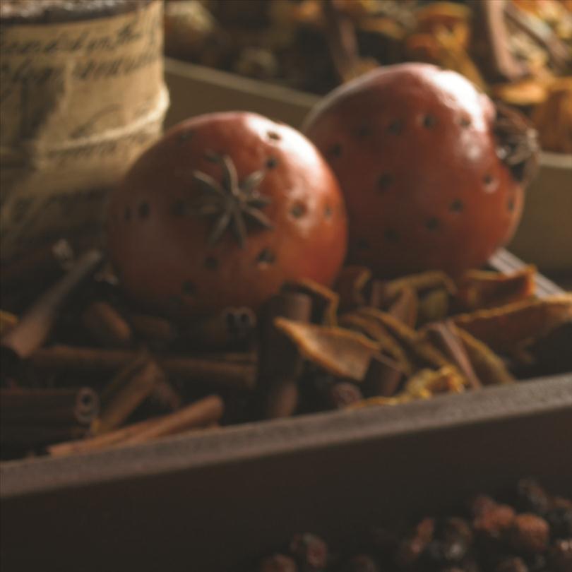 3.5 Inch Orange w/Real Cloves & Star Anise Design