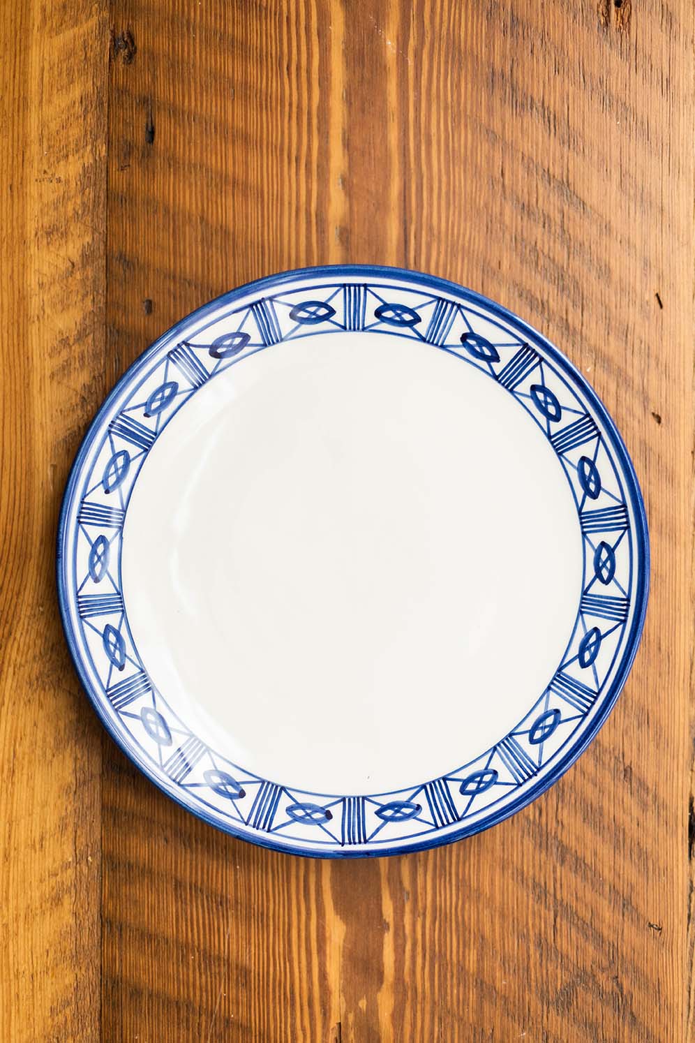 Hand Painted Lisbon Dinner Plate with Filigree Rim - 3 Colors